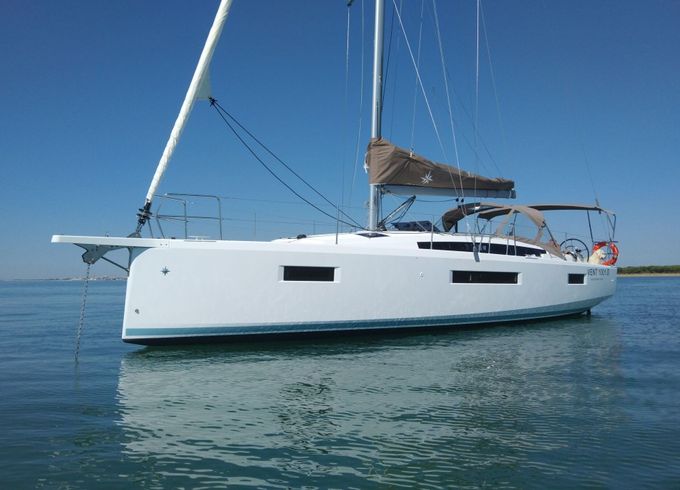 Sailboat Jeanneau Sun Odyssey 410 12m