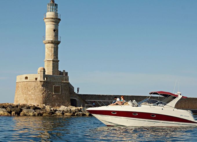 Motorboat LARSON 330 CABRIO 520hp