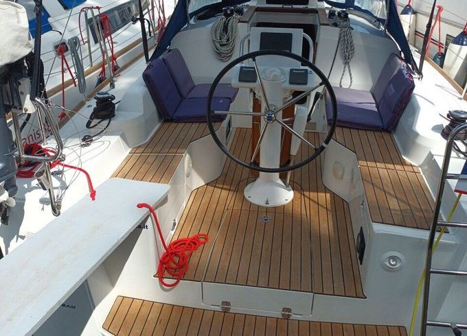 Sailboat Jeanneau Sun Odyssey 319 9m