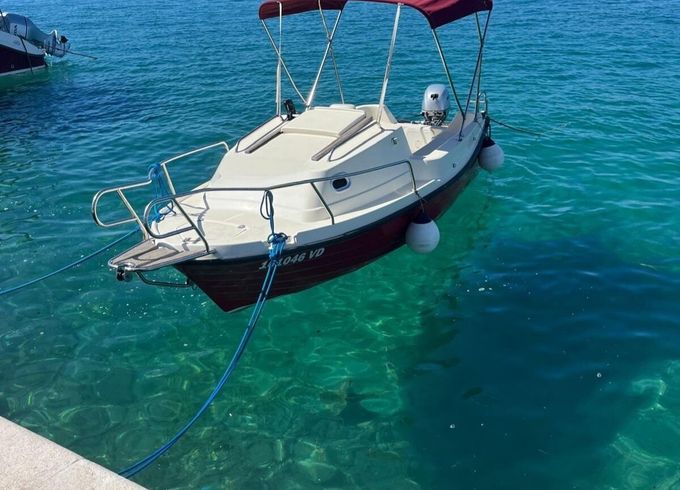 Motorboat Adria 500 20hp
