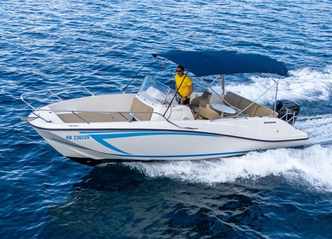 Motorboat Quicksilver Activ 675 Open 150hp