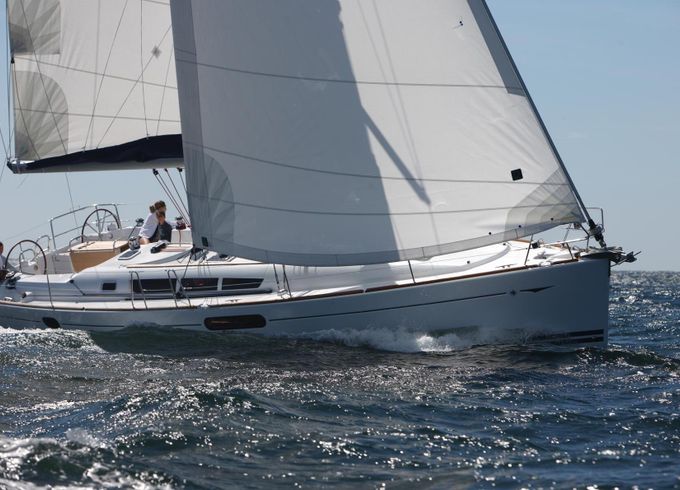 Sailboat Jeanneau Sun Odyssey 44i 14m