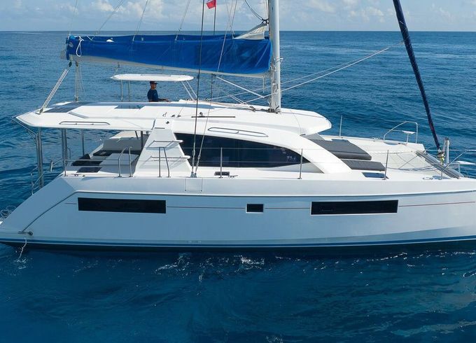Catamaran Leopard 38 12m