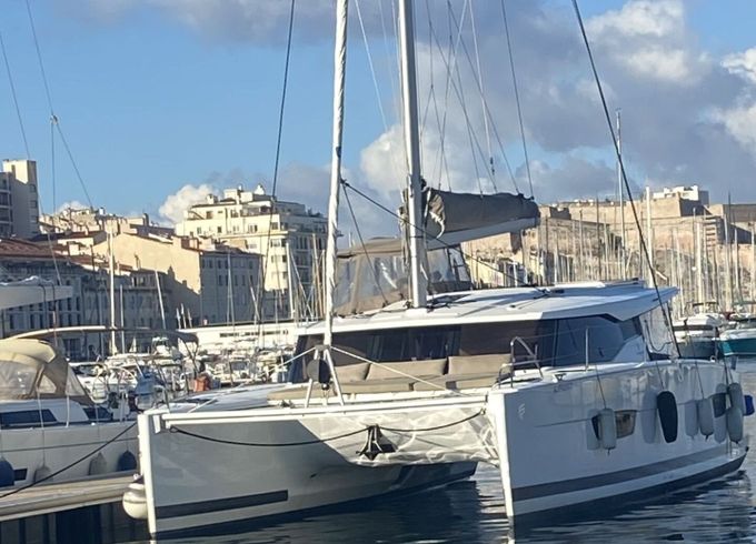 Catamaran Fountaine Pajot LC 11.96m