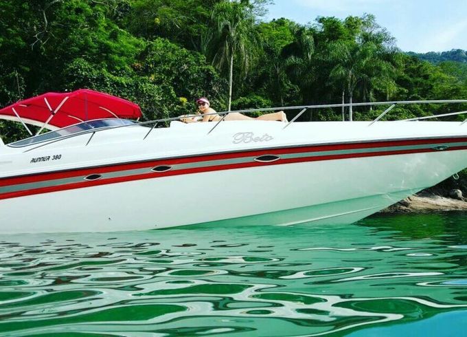 Motor yacht Runner Curtição