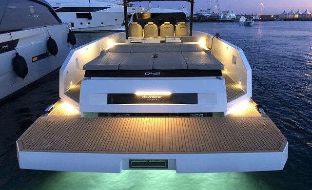 Motorboat DE ANTONIO 42 1050hp