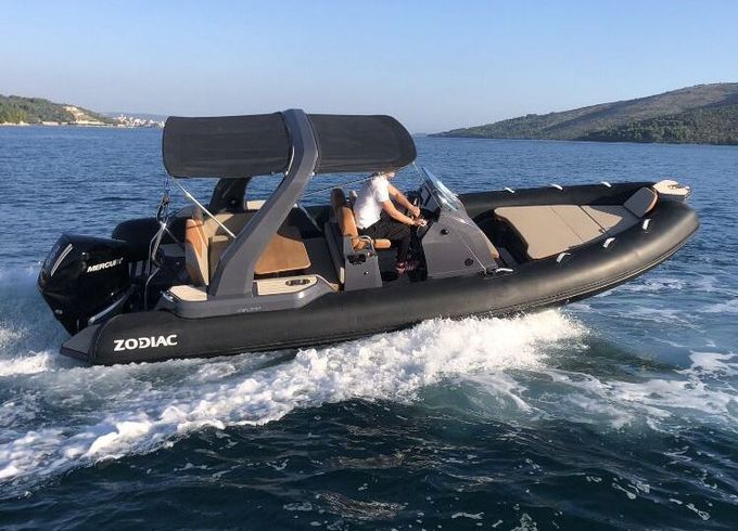RIB Zodiac 7.5 Medline 300hp