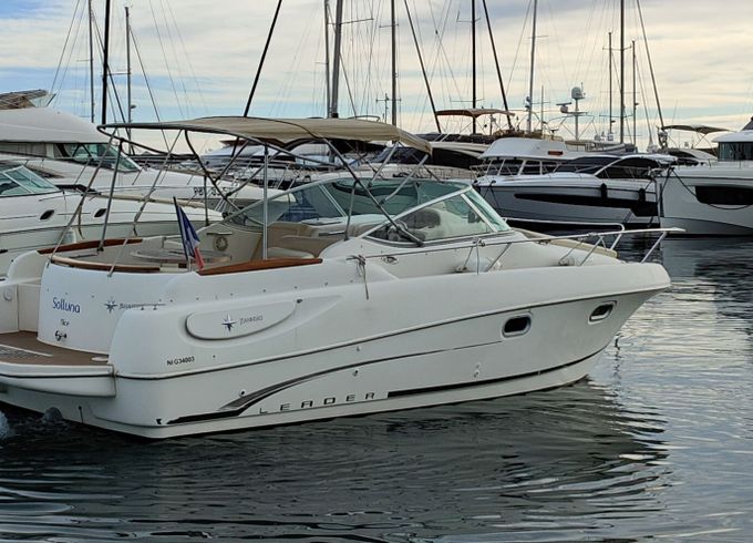 Motorboat Jeanneau Leader 805 320hp