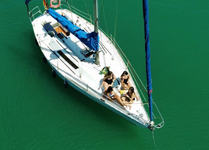 Sailboat Beneteau First 32 10m