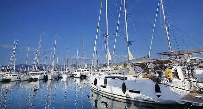 Sailboat Dufour Dufour 390 11m