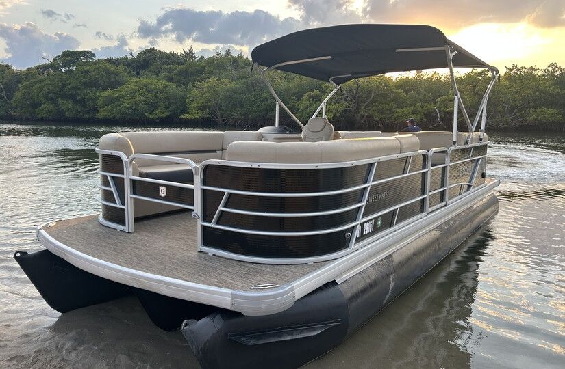 24 ft Sweetwater Luxury Pontoon boat