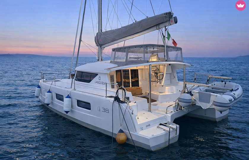 lagoon 38