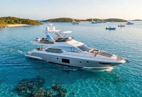 Luxury 70 Azimut Flybridge Charter ✨