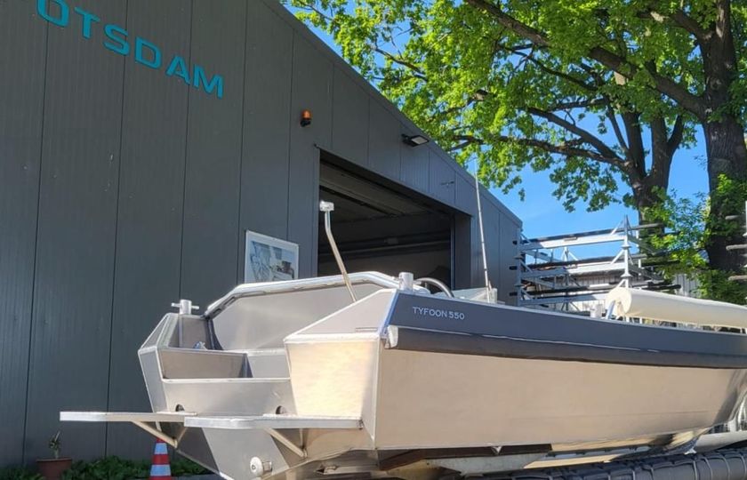 AluShip 550 Tyfoon