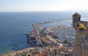Alicante port