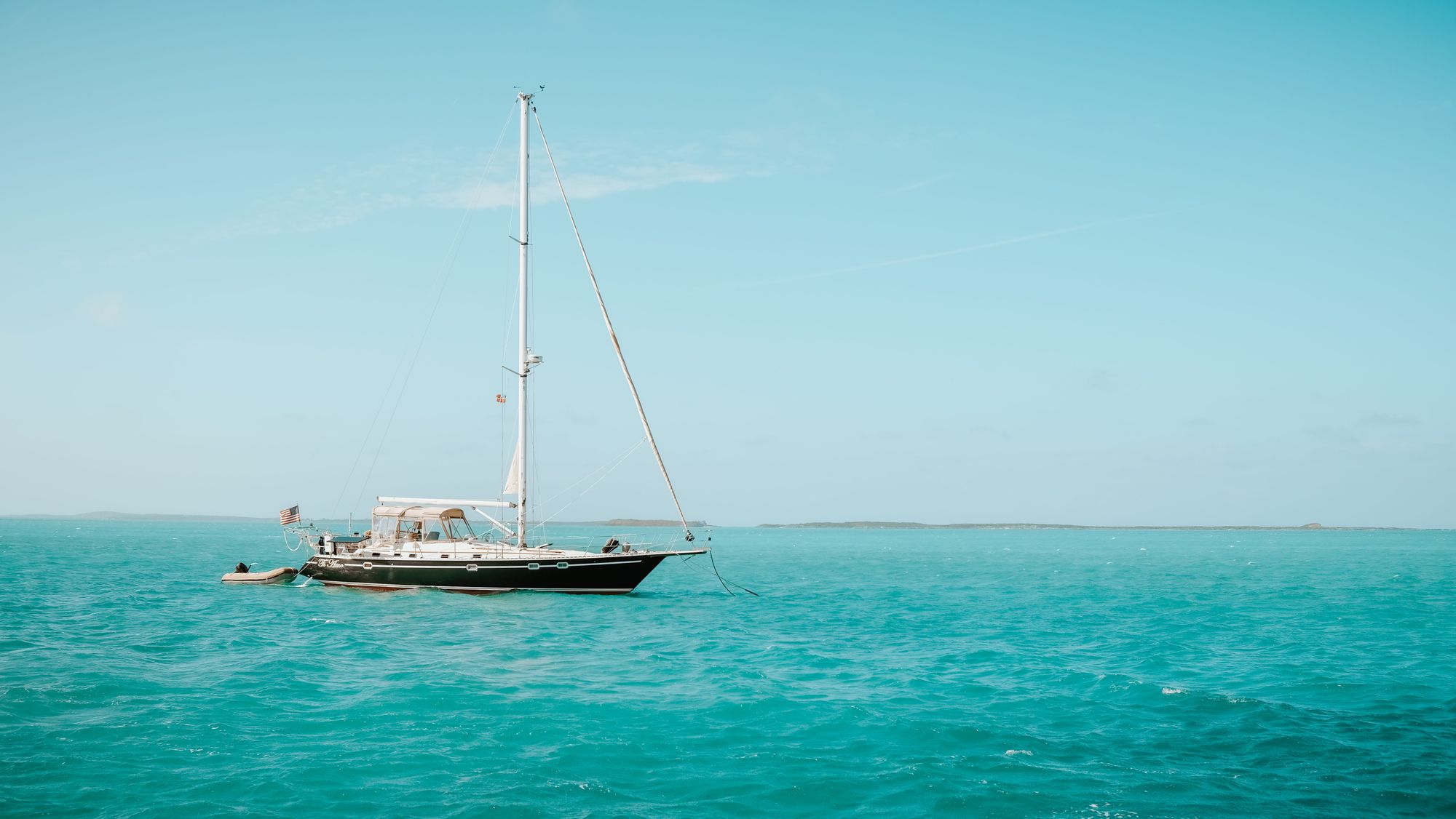 Sailing the Bahamas on yacht charter