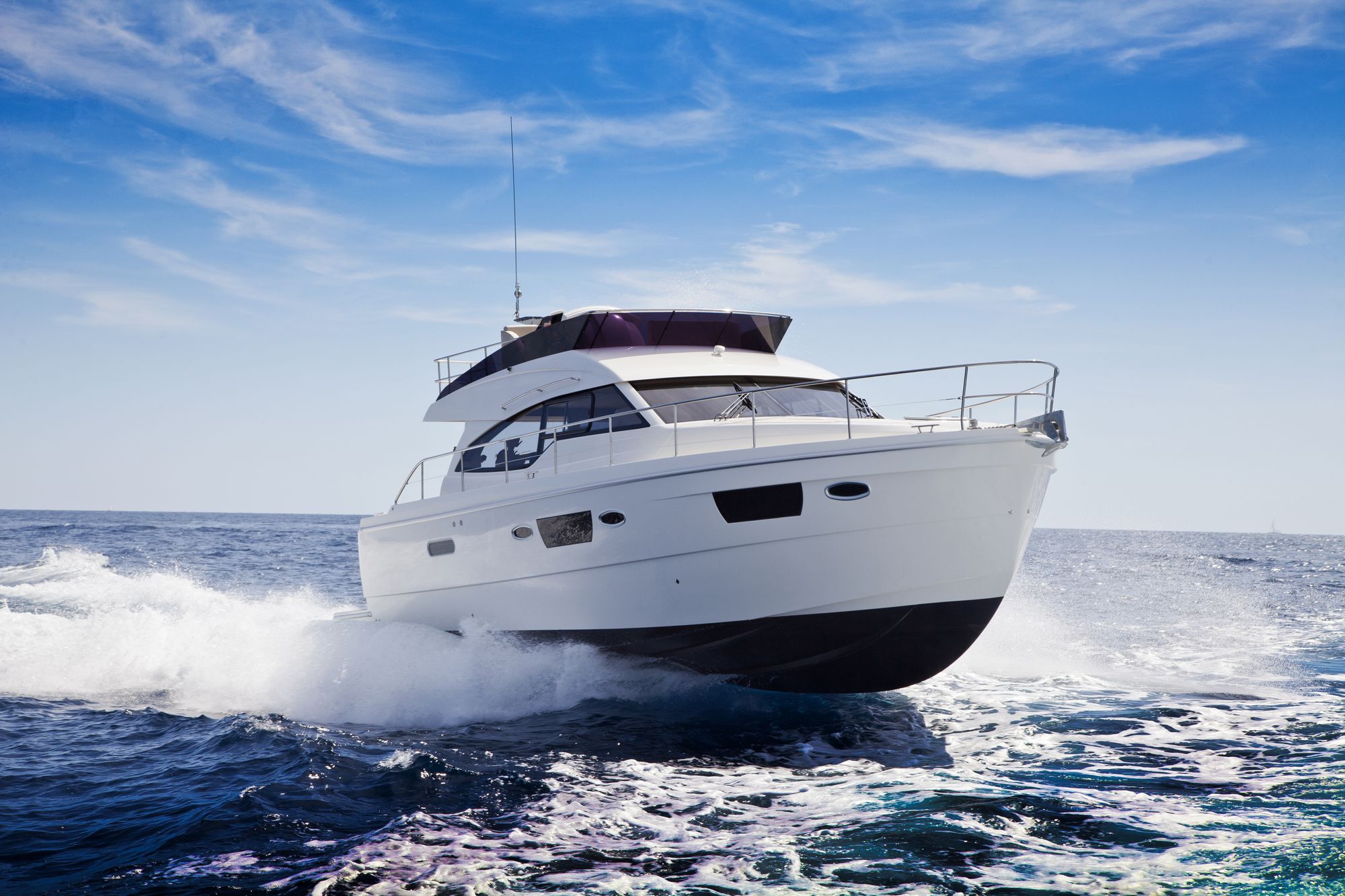 Charter a Motor yacht. What you should know?
